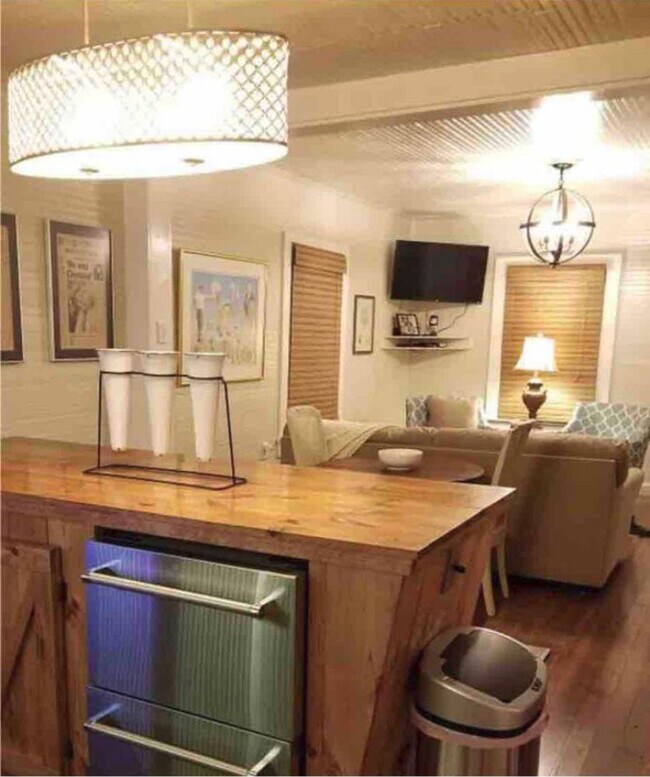 Building Photo - 104 Dawson St Unit ID1268050P