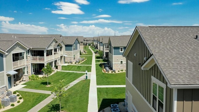 Building Photo - Springs at Lakeville