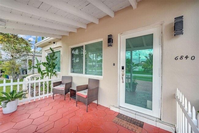 Photo - 6840 SW 26th Ct