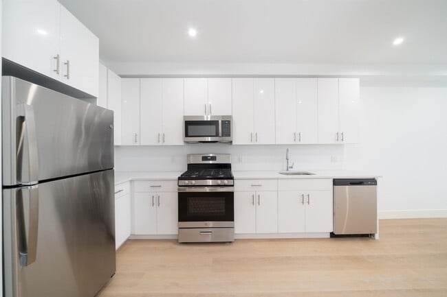 Photo - 3309 Liberty Ave Unit 405