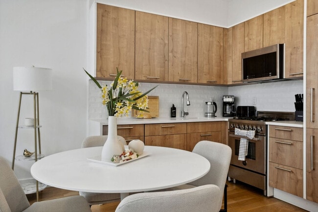 Photo - 517 W 45th St Unit SI FL4-ID1225955P