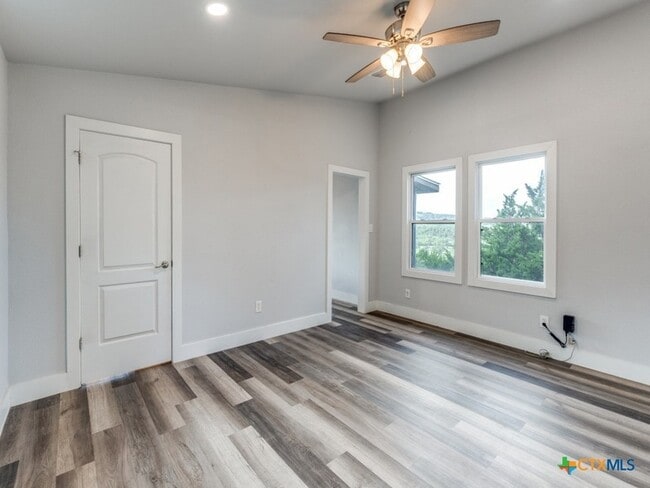 Photo - 238 Ledgeview Dr