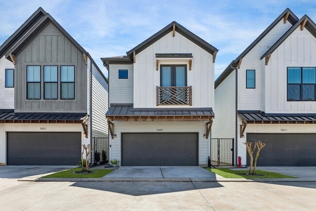 Photo - 9009 Wellspring Dr