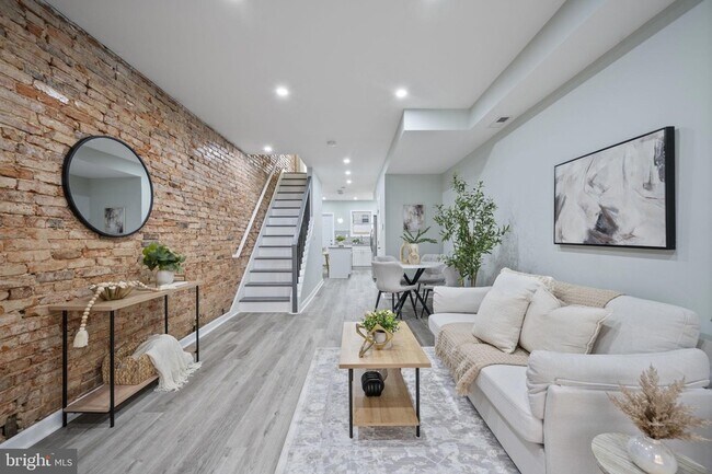 Photo - 328 S Macon St.