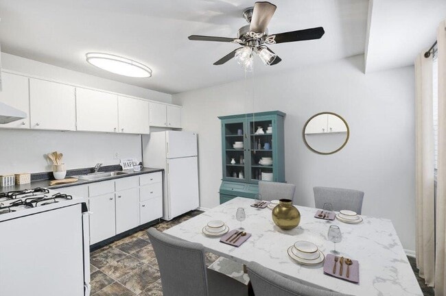 Photo - Woodacres Apartment Homes