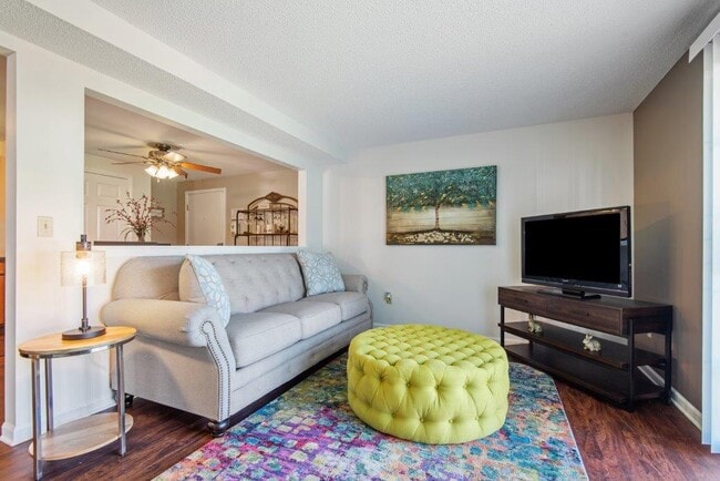 Photo - Maplewood Estates Apartment Homes