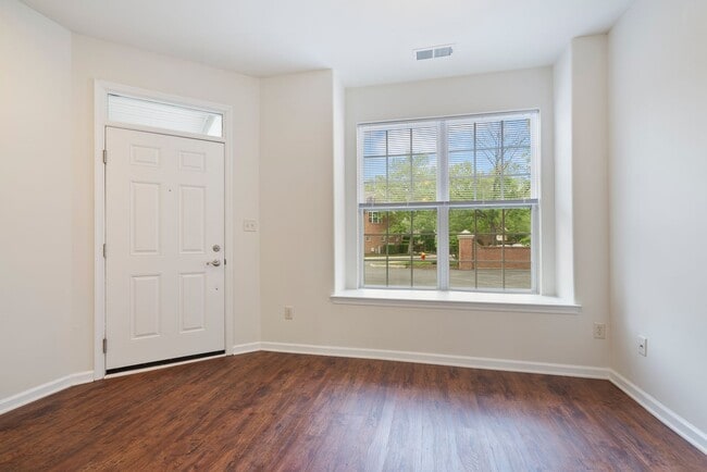 Photo - Barclay Square at Princeton Forrestal