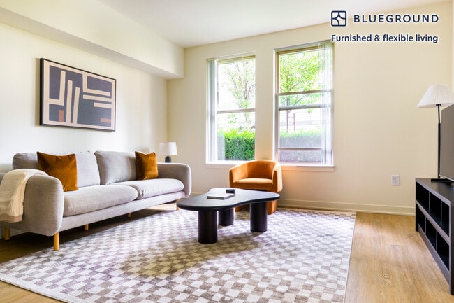 Building Photo - 11000 NE 10th St Unit FL1-ID922