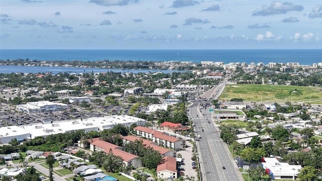 Building Photo - 2220 Stickney Point Rd Unit 519