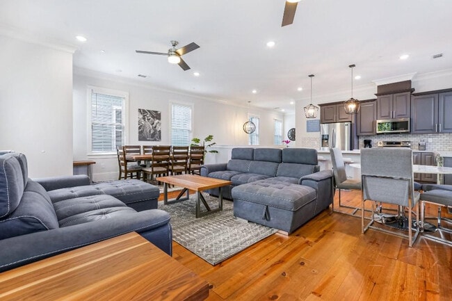 Photo - 1233 St Charles Ave Unit ID1269976P