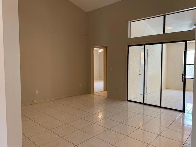 Photo - 1098 Elmsford St NW