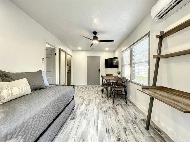 Photo - 2317 Homeland St Unit SI ID1094239P