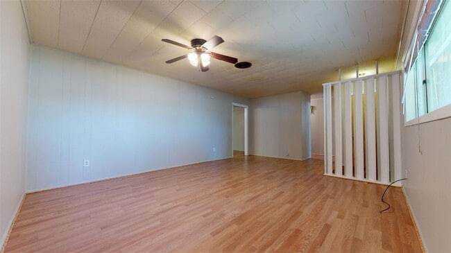 Photo - 1616 George Bush Dr