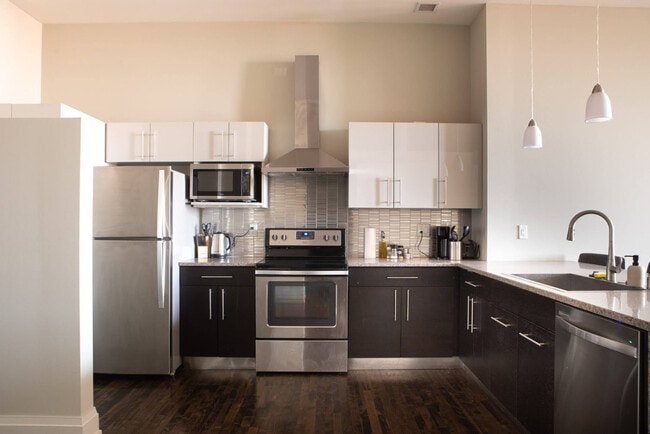 Photo - 225 E Michigan St Unit SI ID1379040P
