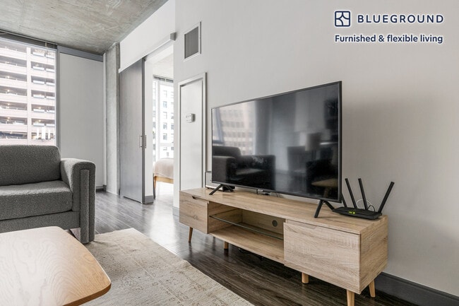 Photo - 215 W Lake St Unit FL8-ID1344