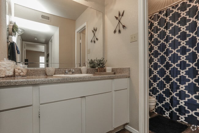 Bathroom - The Place At Green Trails