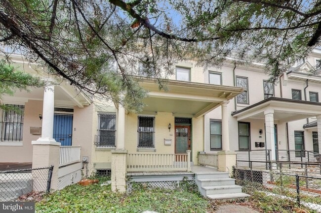 Photo - 140 Bryant St NW