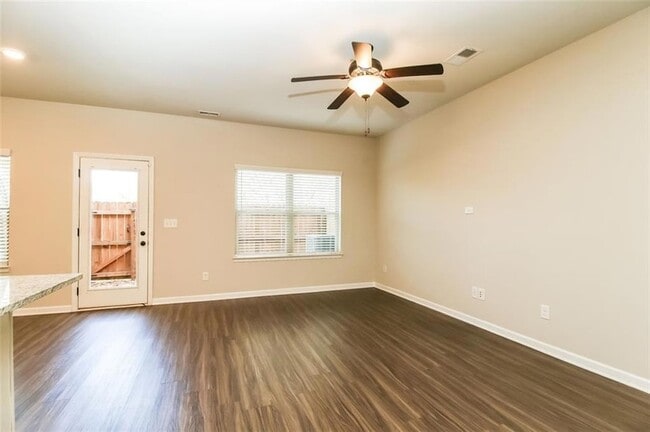 Photo - 195 Skipjack Ct