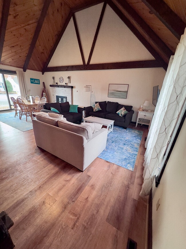 Photo - 2 A Cedar Dr Unit SI ID1380185P