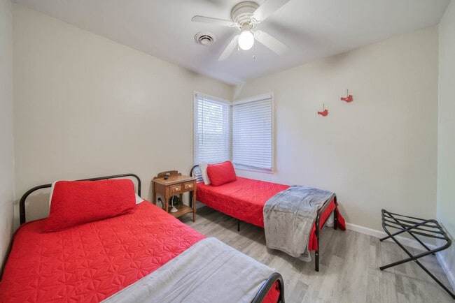 Photo - 604 N Springfield St Unit SI ID1594726P