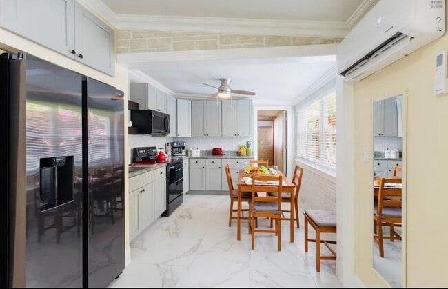 Photo - 279 Hach Ln