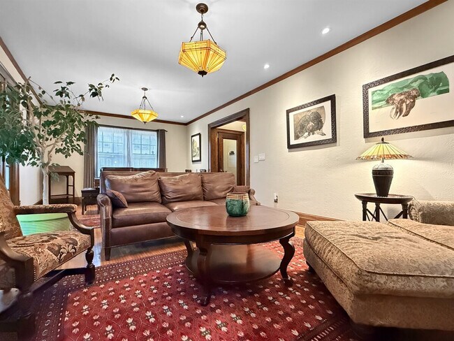 Photo - 410 Wellington Ave Unit ID1380472P