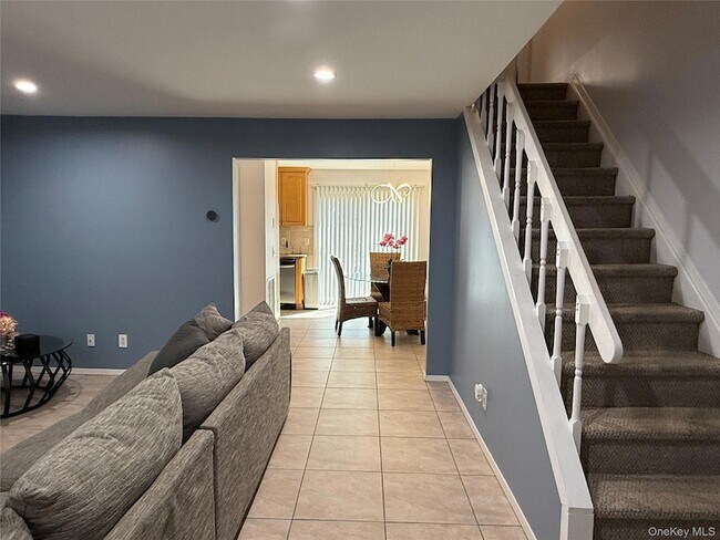 Photo - 12 Paine Commons