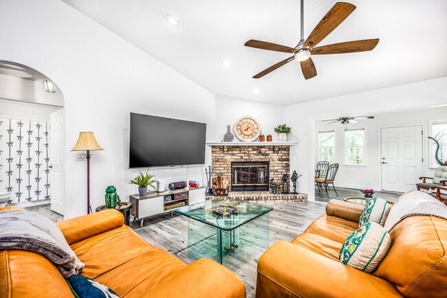 Photo - 4726 NW 27 Pl Unit ID1359122P