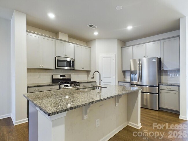 Photo - 15611 Country House St