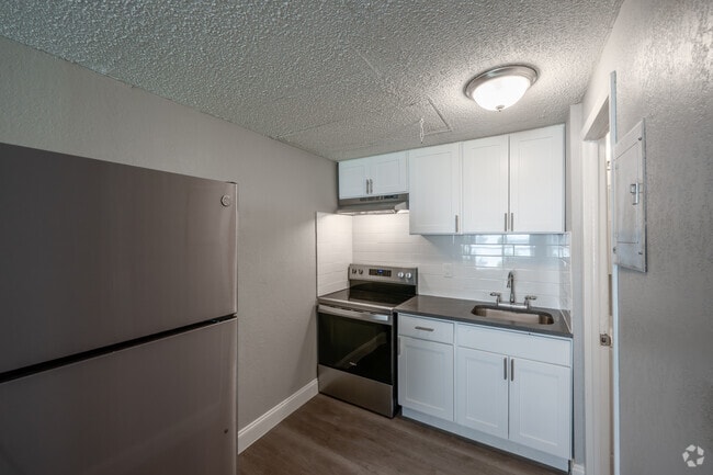 Studio, 1BA - 288SF - Studio - Kitchen - Mosswood