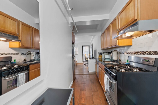 Photo - 140 W 19th St Unit ID1038552P