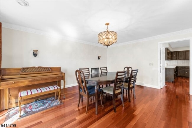 Photo - 300 Old York Rd