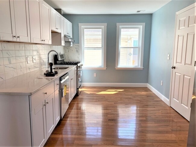 Photo - 21 Oakland St Unit 2