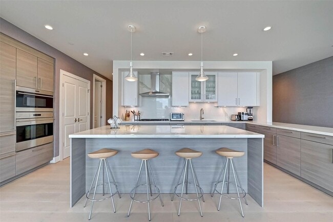 Building Photo - 2047 Westcreek Ln Unit 1101