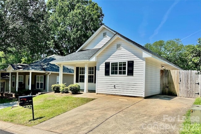 Photo - 332 Cassidy Ln