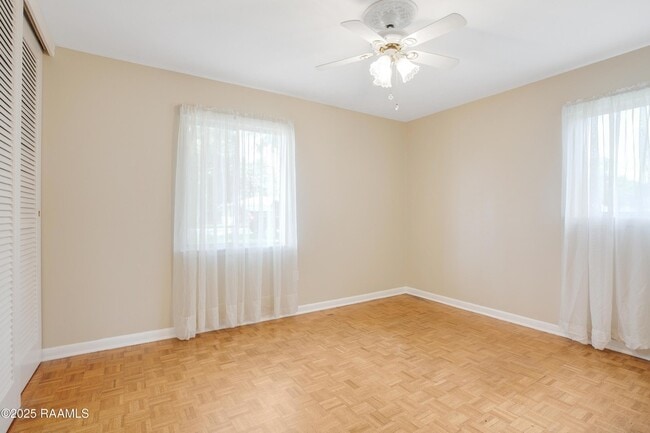 Photo - 100 Maple Dr