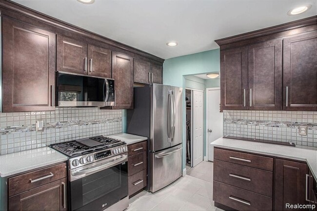 Photo - 1035 Wyman Dr