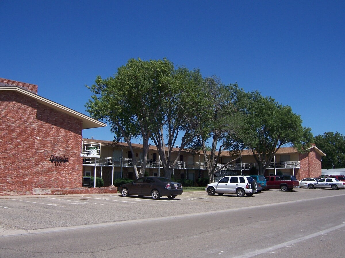 Christa Lee Manor Apartments - Christa Lee Manor Apartments