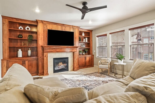 Photo - 611 E San Pedro St Unit ID1250608P