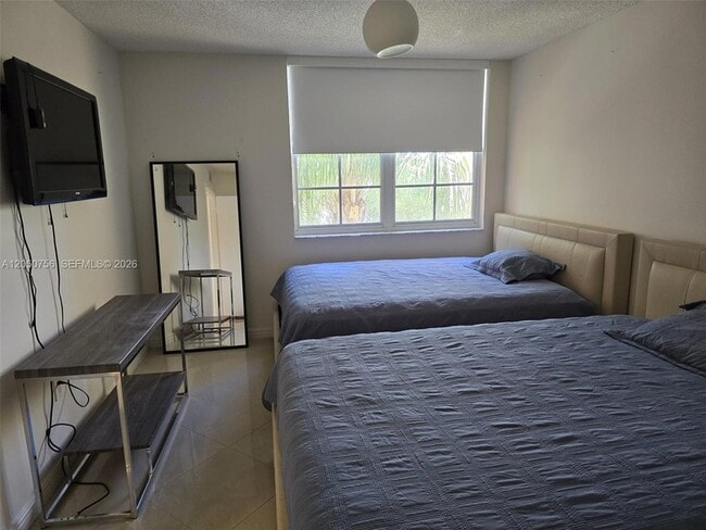 Photo - 19999 E Country Club Dr Unit 1407