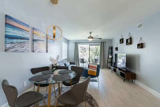Building Photo - 650 Island Club Dr Unit SI FL2-ID1044347P