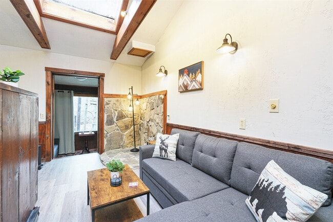 Building Photo - 72 Faulkner Rd Unit ID1308955P