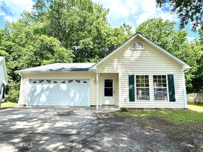 Building Photo - 521 Jimmies Creek Dr