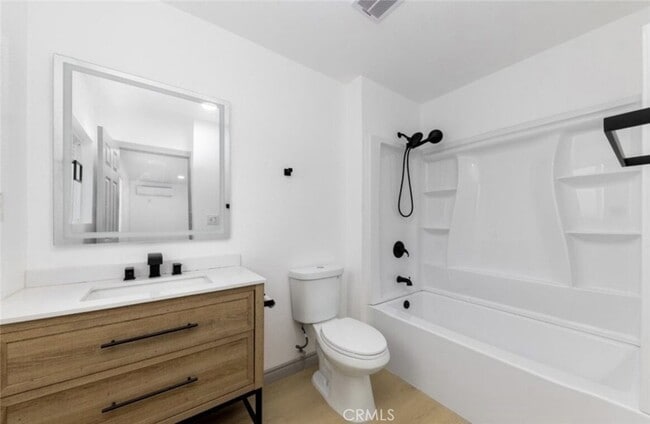 Photo - 10 W Trafford St