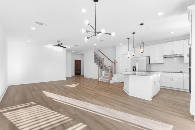 Photo - 1955 Settlers Glen Dr