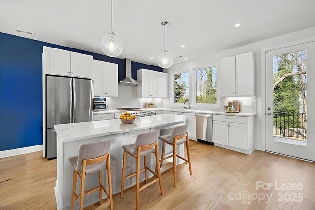 Photo - 1553 Pinecrest Ave