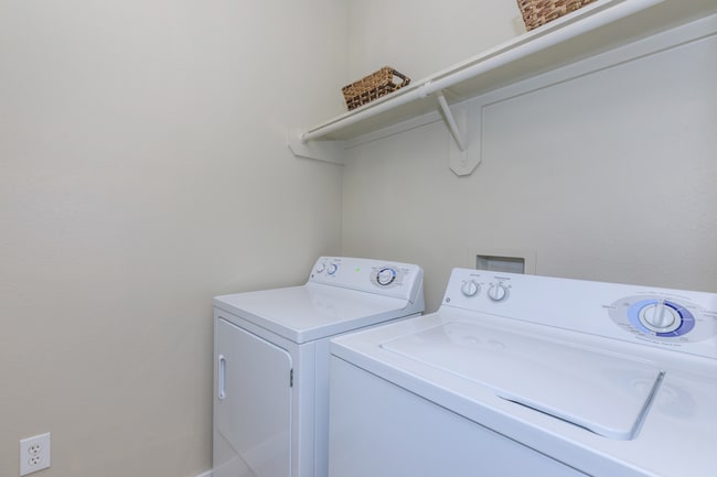 08.jpg - Fall Creek Square