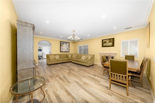 Photo - 22388 De Berry St