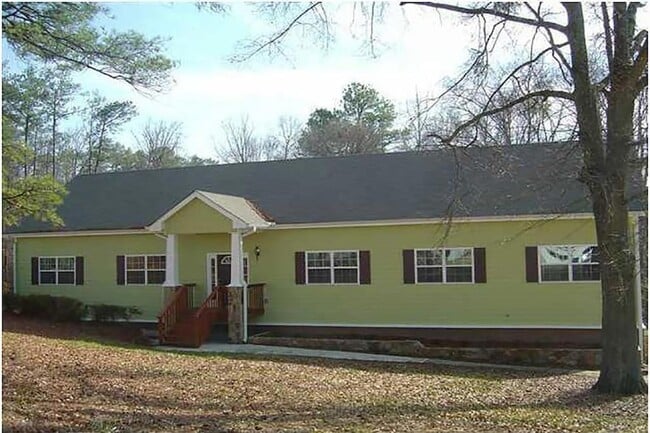 Photo - 1510 Roberts Dr SE