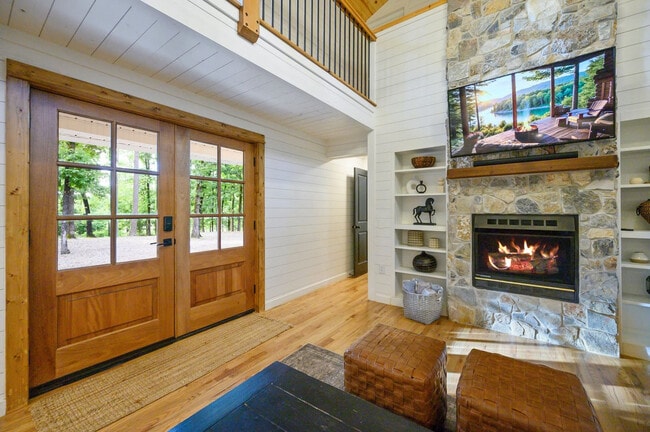 Photo - 47 White Pne Rd Unit SI ID1466131P